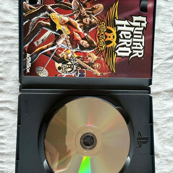 Guitar Hero: Aerosmith for PlayStation 2 - Picture 3 of 4